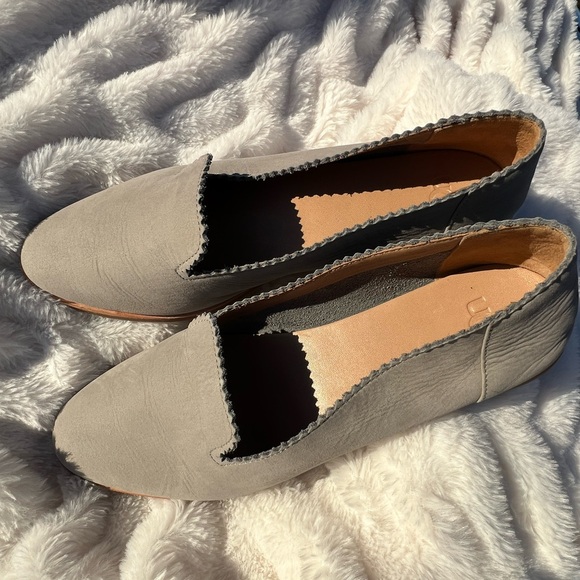 UGG Grey Leather Flats - Picture 8 of 9